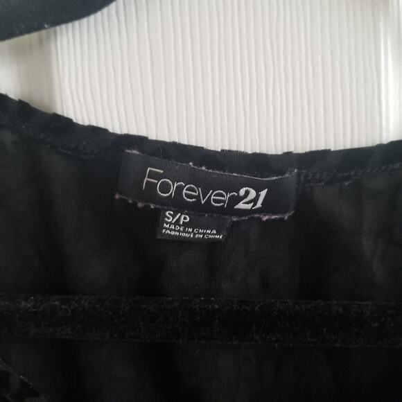 💙 (3 For $15) Forever 21 Leopard Print Cropped Top Blouse SZ S - Picture 3 of 6